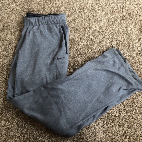 ❌SOLD❌ Gray Nike Therma-Fit Sweatpants - Picture 1 of 3
